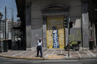 Μπαλώματα στο σώμα της Αθήνας
