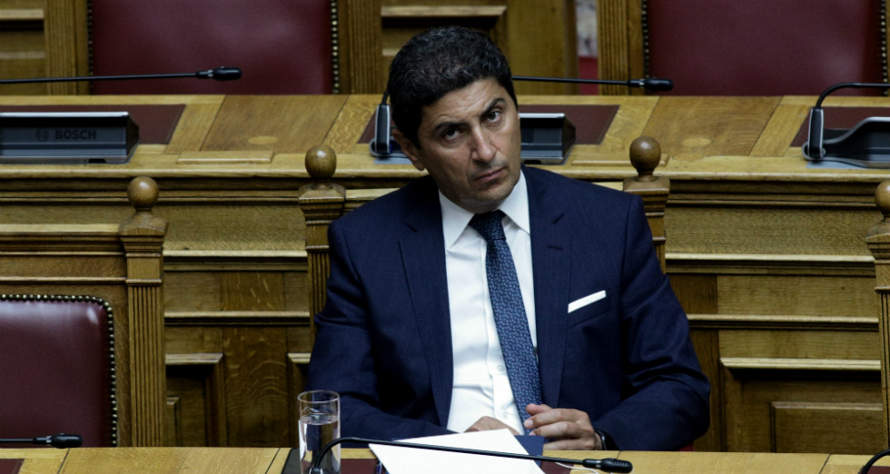 Άτακτη υποχώρηση Αυγενάκη για τα κωλύματα παραγόντων