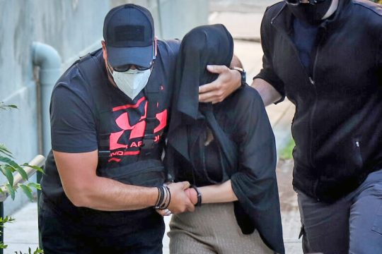 Για κακούργημα διώκεται η 35χρονη με το βιτριόλι