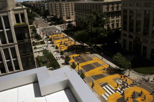 Πέντε δρόμοι της Νέας Υόρκης μετονομάζονται σε «Black Lives Matter»