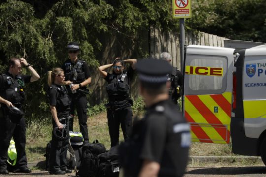 Για δολοφονίες και απόπειρες ανθρωποκτονίας κατηγορείται ο δράστης του Ρέντινγκ