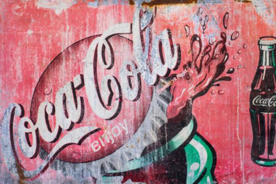 Και η Coca Cola κατά του ρατσισμού στα social media – «Παγώνει» τις διαφημίσεις της