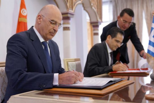 Δένδιας: «Λύση στη Λιβύη χωρίς ξένους παράγοντες ή στρατούς»