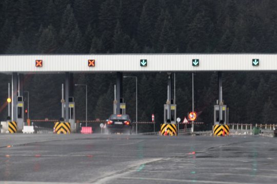 Ηχηρό «όχι» στα διόδια σε Βαρυμπόμπη και Άγιο Στέφανο