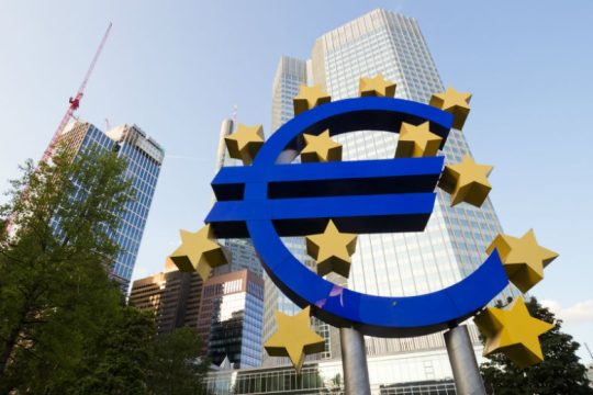Υπερασπίζεται η ΕΚΤ τις αγορές ομολόγων
