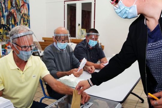 Ηττα του Μακρόν στις τοπικές εκλογές