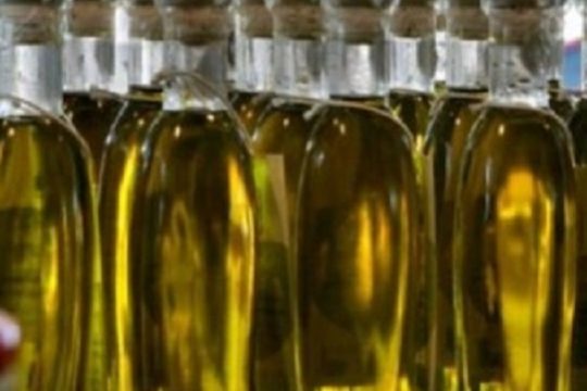 Συνελήφθη 48χρονος για νοθεία περίπου 20 τόνων λαδιού