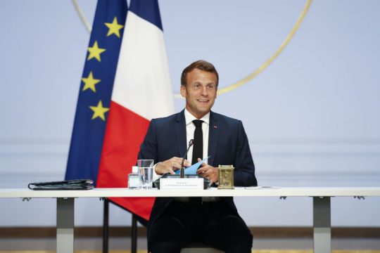 Φήμες για παραίτηση Μακρόν και πρόωρες προεδρικές εκλογές