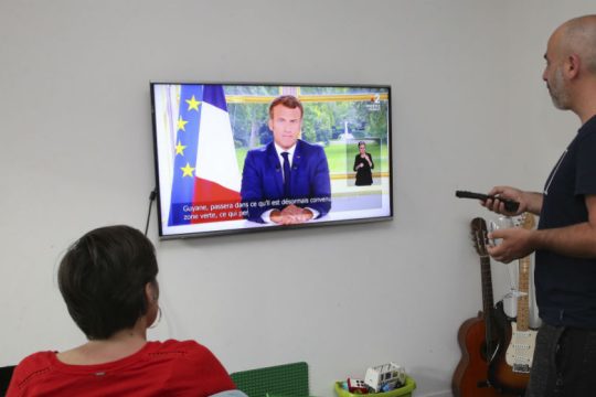 Διάγγελμα Μακρόν για πλήρη άρση περιορισμών και υποσχέσεις για ανάκαμψη