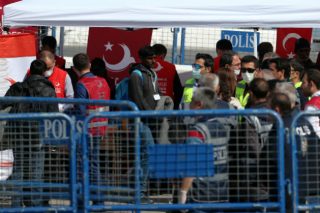 Ζητούν έρευνα για τις επαναπροωθήσεις