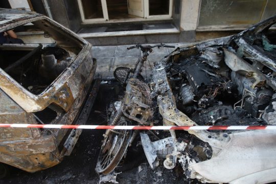 Παρανάλωμα δύο ΙΧ και μια μηχανή στη Θεσσαλονίκη