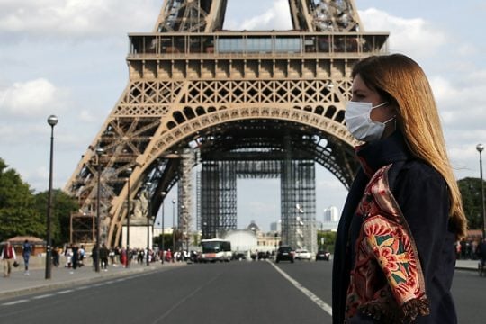 Πώς η ευρεία χρήση μάσκας μπορεί να αποτρέψει μελλοντική εξάπλωση του κορονοϊού
