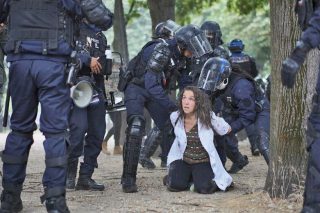 Μετά το χειροκρότημα… ήρθε το ξύλο