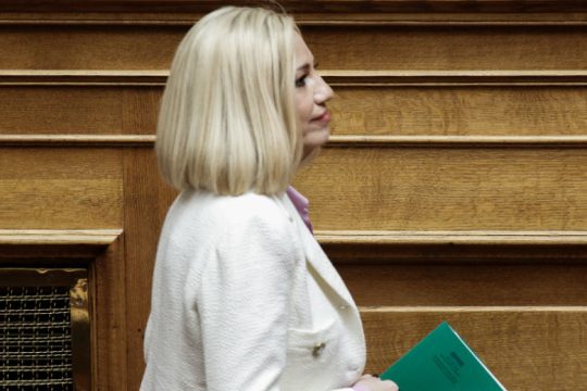 Γεννηματά κατά Μητσοτάκη και… Τσίπρα για τη λίστα Πέτσα