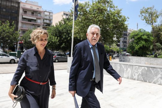 Ο ΣΥΡΙΖΑ προσφεύγει στη Δικαιοσύνη για την παράνομη ηχογράφηση Μιωνή