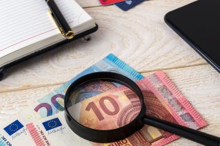 Διέξοδος για τους αποκλεισμένους των τραπεζών