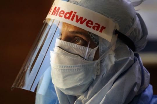 Covid-19: Ξεπέρασαν τα 8 εκατ. τα κρούσματα, βαρύ τίμημα για τη Λ. Αμερική