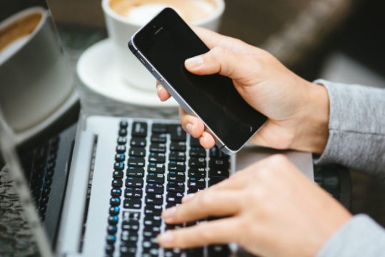 Θύματα fake news και ευάλωτοι σε διαδικτυακούς κινδύνους οι μισοί Έλληνες