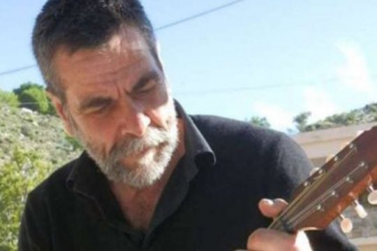 Άγνωστοι βεβήλωσαν το μνήμα του Λ. Καλομοίρη, θύματος του φονικού στα Ανώγεια