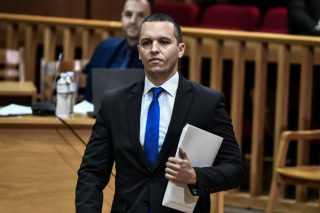 Κάθεται σαν «κασίδα» ο Κασιδιάρης στον δήμο