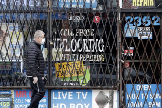 Τον χαβά τους οι αγορές, στο δράμα τους οι εργαζόμενοι