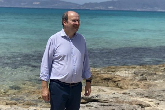 ΣΥΡΙΖΑ Λασιθίου: Ο κ. Χατζηδάκης «πουλάει πρασινάδες»