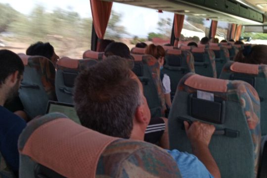 Επιβάτης λεωφορείου καταγγέλλει στην «Εφ.Συν» ότι το 90% δεν φορά μάσκα