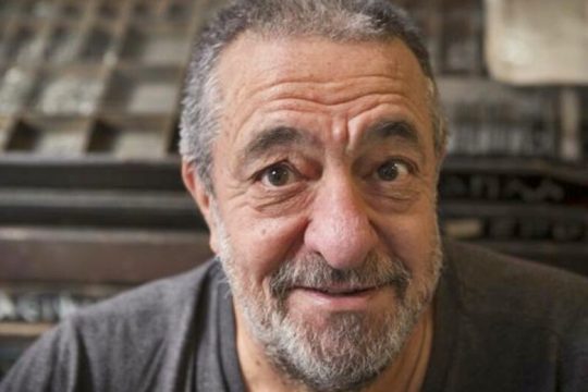 Υμνησε τον «ξένο» με ταινίες και λέξεις