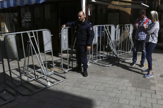 Τα οδοφράγματα της ντροπής