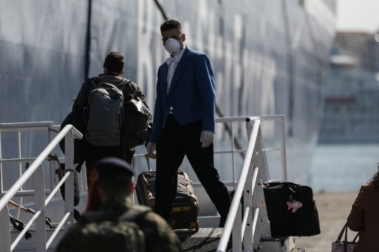 Έλεγχοι στα πλοία για την εφαρμογή των μέτρων προστασίας