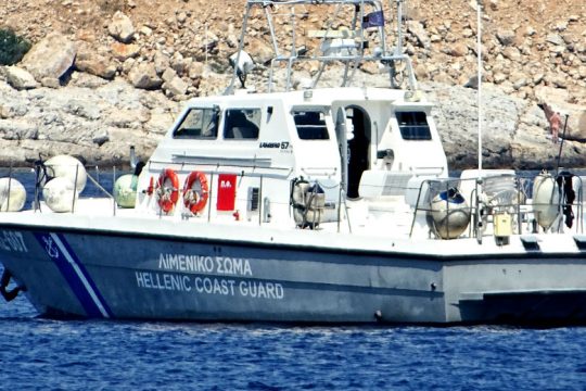 Δύο τραυματίες από πρόσκρουση σκάφους σε βραχώδη ακτή της Σερίφου