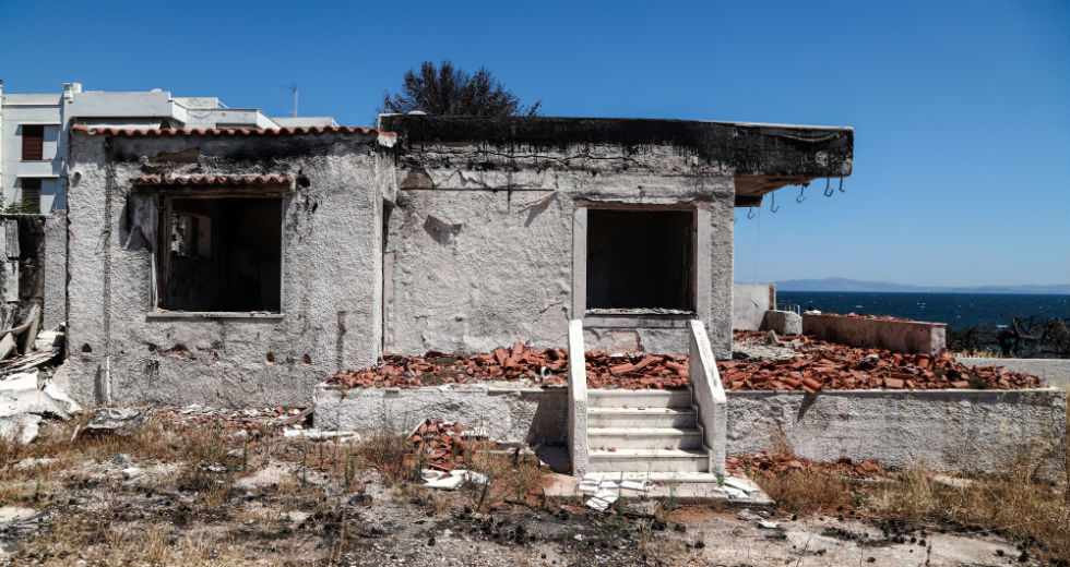 Έφοδοι ανακριτή σε υπηρεσίες εν όψει της αποστολής κατηγορητηρίων για την τραγωδία στο Μάτι