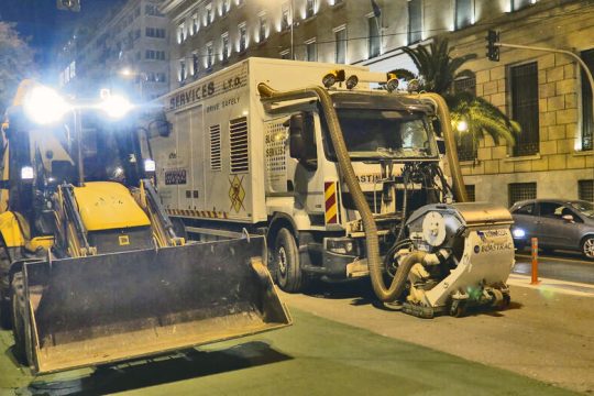 Εργα στο Σύνταγμα από το Σάββατο