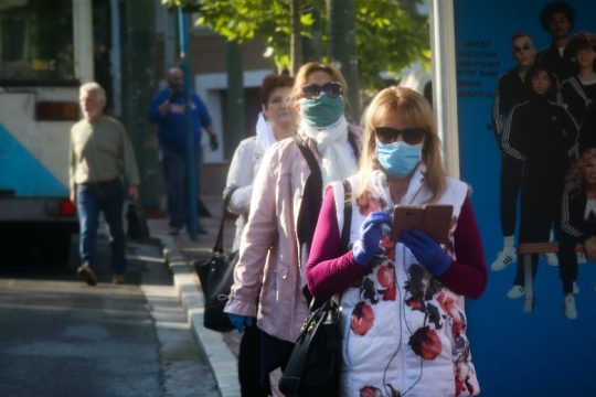 Οι επιβάτες επιστρέφουν στα μέσα μαζικής μεταφοράς παρά τον κορονοϊό