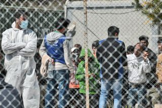 «Αυτογκόλ» της κυβέρνησης με τον επικοινωνιακό πανικό