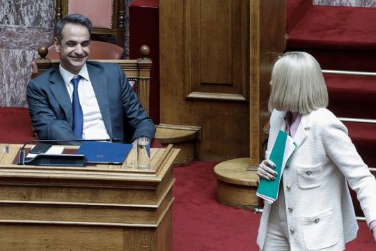 Αν το κράτος δυσκολεύεται, υπάρχει το παρακράτος