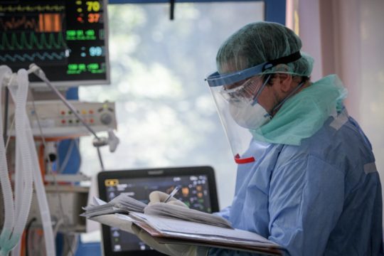 Στους 181 οι νεκροί του νέου κορονοϊού στην Ελλάδα