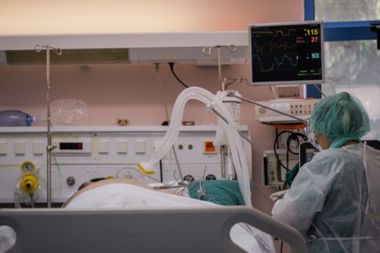 Ένας θάνατος και 13 νέα κρούσματα το τελευταίο 24ωρο