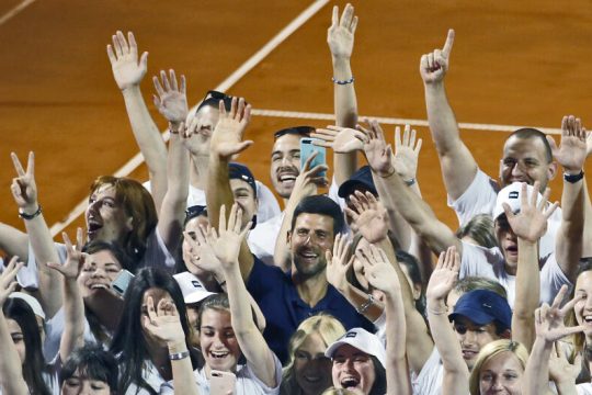«Ο κορονοϊός είναι παρών»