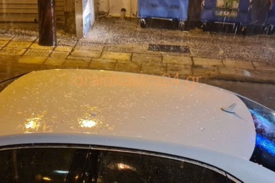 Άνοιξαν οι ουρανοί στη Θεσσαλονίκη