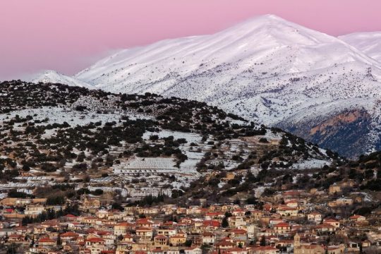 «Σπέρνουν» αιολικά στις κορυφές της Ζήρειας Κορινθίας