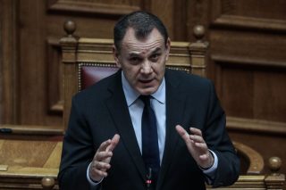 «Η Ελλάδα δείχνει ενίοτε και τα δόντια της…»