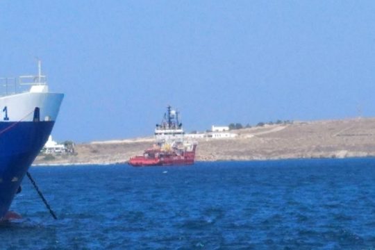 Η ρύπανση από το «Σάμινα» απειλεί την Πάρο