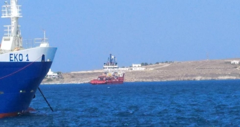 Η ρύπανση από το «Σάμινα» απειλεί την Πάρο