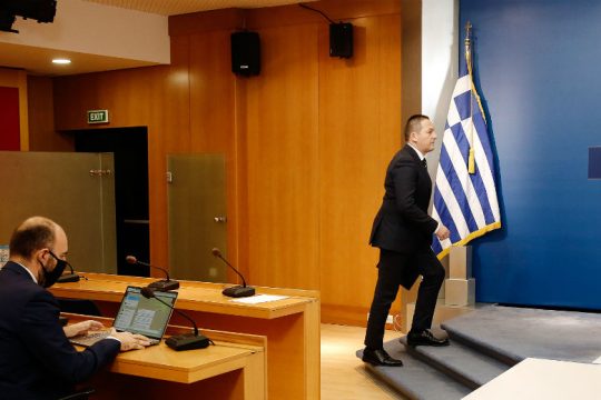 Να συντρίψουμε την αδιαφάνεια