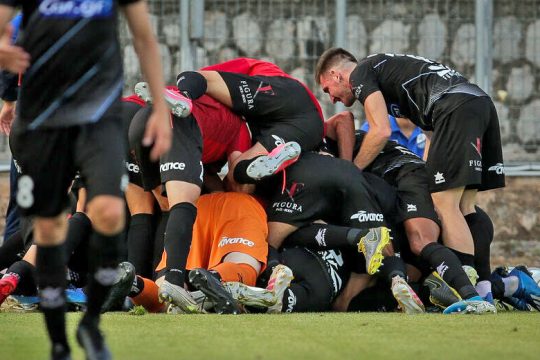 Ζωντανός για παραμονή με «πάνθηρα» Τσιλούλη