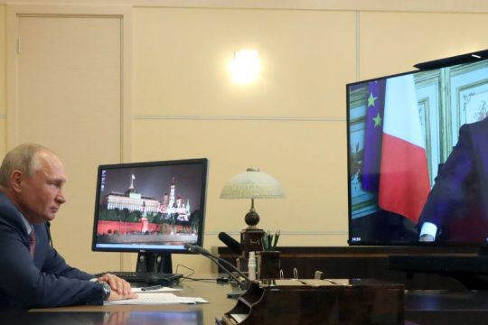 Γαλλορωσική προσέγγιση μέσω Λιβύης