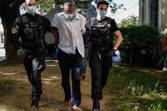 Δίωξη για απόπειρα ανθρωποκτονίας, μετά τον ξυλοδαρμό 83χρονης στην Πρέβεζα