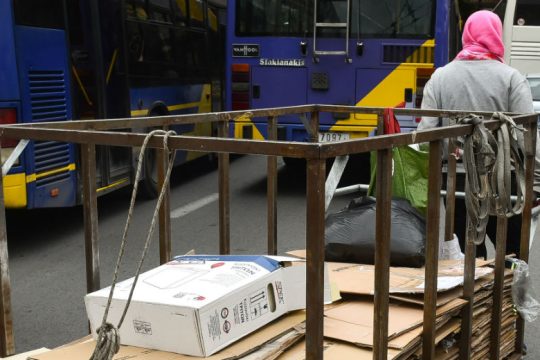 «Διωγμοί Ρομά ρακοσυλλεκτών στον Ελαιώνα από την ΕΛ.ΑΣ.»