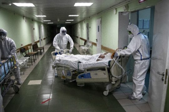 Η Ρωσία ενέκρινε αντιικό φάρμακο κατά του Covid-19